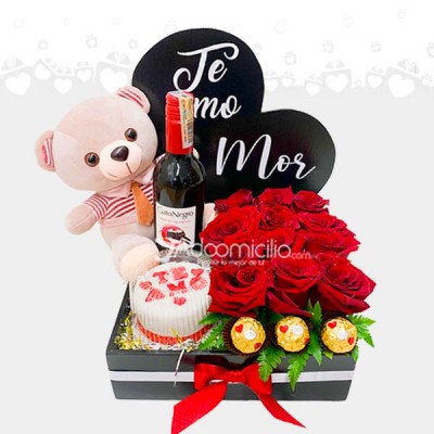 Regalo De Amor Y Amistad Con Vino Y Rosas A Domicilio En Cali Pedido Con Un Día De Anticipación 