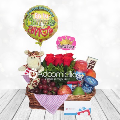 Anchetas para regalo cali Ancheta frutal con jardinera de rosas