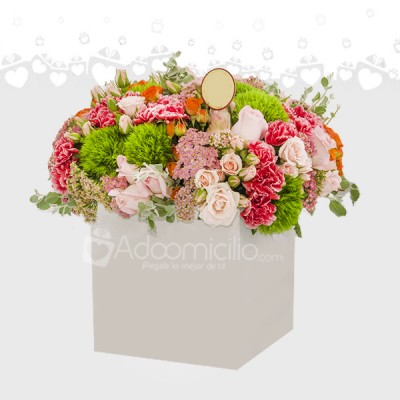 Caja de flores love  Regalo de san Valentín  a Domicilio en  Cdmx