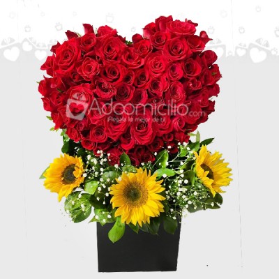 Arreglo Floral en forma de Corazón Rosas Rojas y 3 girasoles